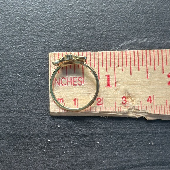 Like New Vintage Gold-Toned Avon Ring Size ~6.5 Enamel Yellow Butterfly - Picture 5 of 5